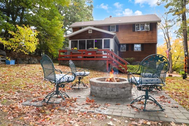 8 Nichols St, North Reading, MA 01864