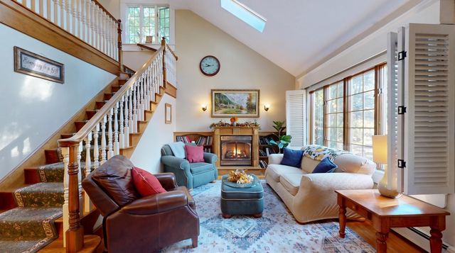 8 Nichols St, North Reading, MA 01864