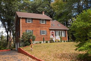 8 Nichols St, North Reading, MA 01864