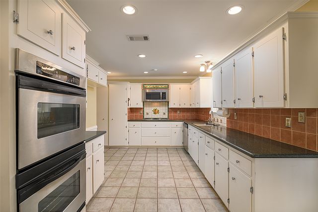 720 Cobblestone Drive, Shreveport, LA 71106