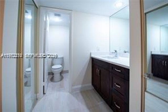 1713 Whitehall Dr 302, Davie, FL 33324