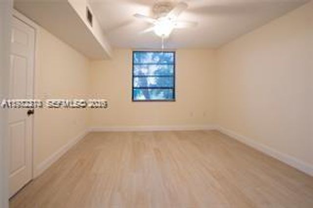 1713 Whitehall Dr 302, Davie, FL 33324