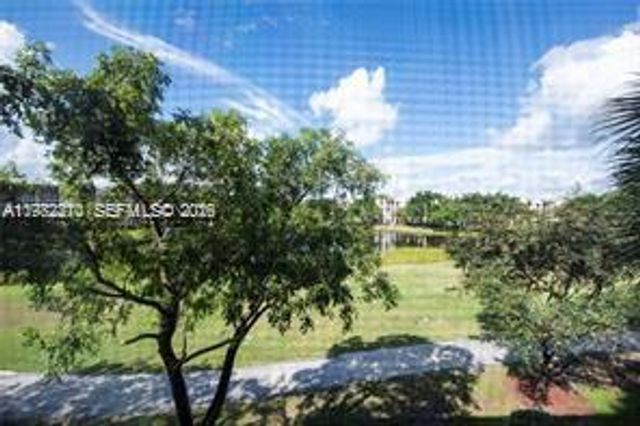 1713 Whitehall Dr 302, Davie, FL 33324