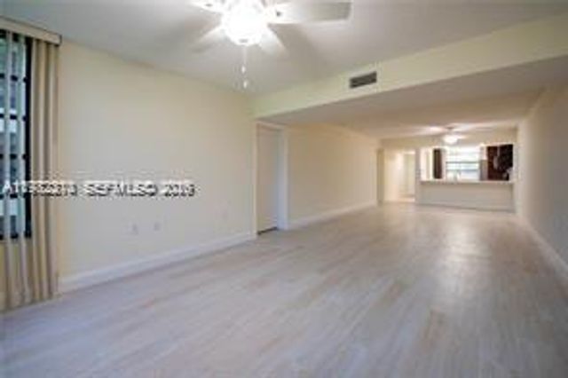 1713 Whitehall Dr 302, Davie, FL 33324