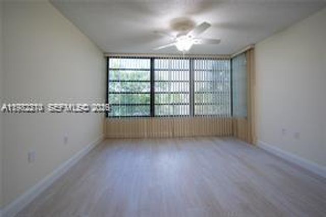 1713 Whitehall Dr 302, Davie, FL 33324