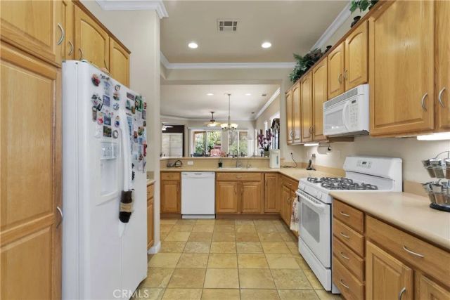 10577 Bridge Haven Road, Apple Valley, CA 92308