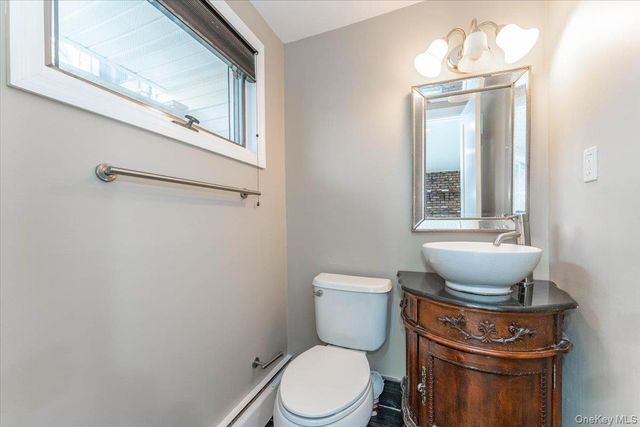 1066 Cedarhurst Street, North Woodmere, NY 11581