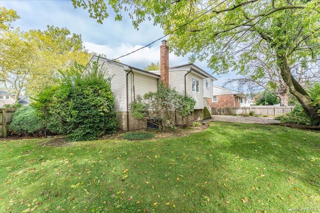 1066 Cedarhurst Street, North Woodmere, NY 11581