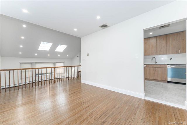 1066 Cedarhurst Street, North Woodmere, NY 11581