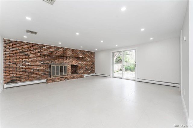 1066 Cedarhurst Street, North Woodmere, NY 11581