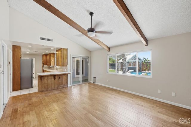 6505 Kearsarge Way, Bakersfield, CA 93309