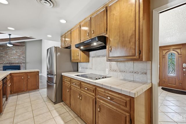 6505 Kearsarge Way, Bakersfield, CA 93309