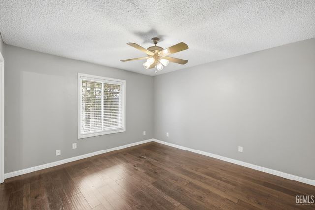 6505 Kearsarge Way, Bakersfield, CA 93309