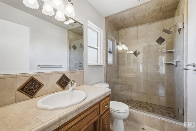 6505 Kearsarge Way, Bakersfield, CA 93309