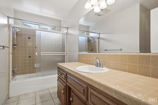 6505 Kearsarge Way, Bakersfield, CA 93309