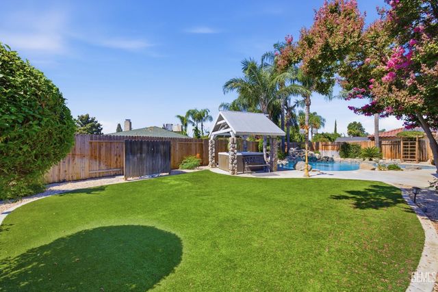 6505 Kearsarge Way, Bakersfield, CA 93309