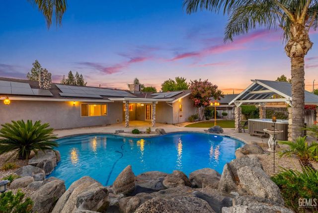 6505 Kearsarge Way, Bakersfield, CA 93309