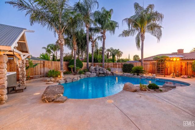 6505 Kearsarge Way, Bakersfield, CA 93309