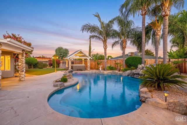 6505 Kearsarge Way, Bakersfield, CA 93309