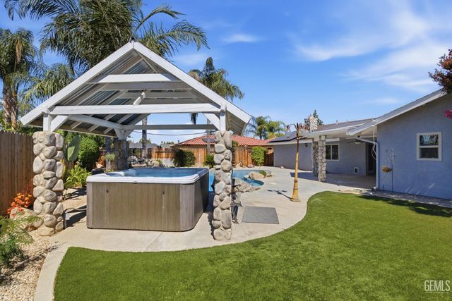 6505 Kearsarge Way, Bakersfield, CA 93309