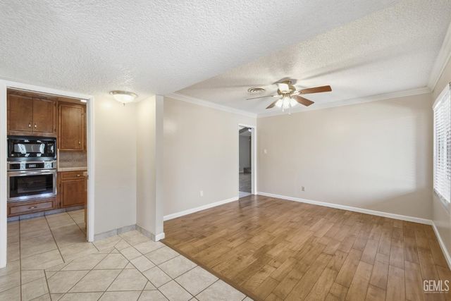 6505 Kearsarge Way, Bakersfield, CA 93309