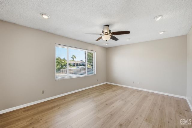 6505 Kearsarge Way, Bakersfield, CA 93309