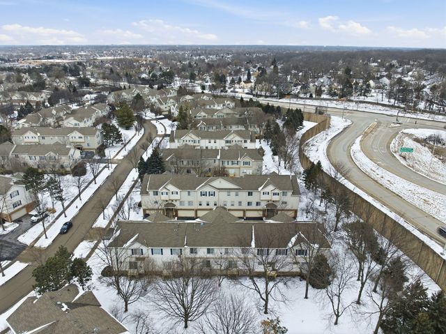 171 Monarch Drive, Streamwood, IL 60107