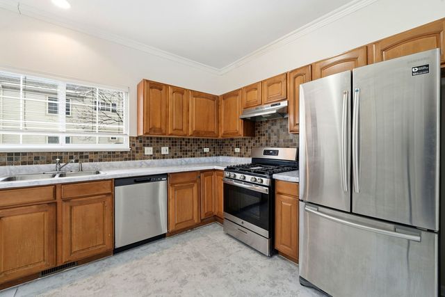 171 Monarch Drive, Streamwood, IL 60107