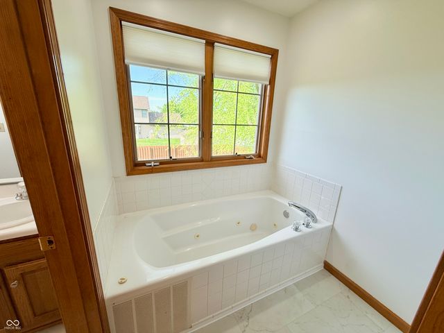 2020 Cheyenne Trail, Columbus, IN 47203