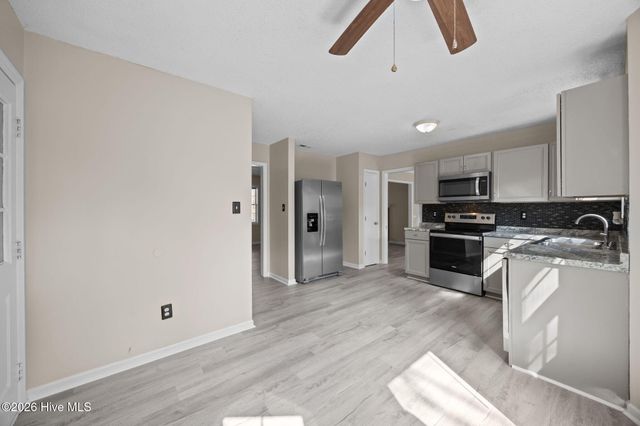 411 Candlewood Drive, Jacksonville, NC 28540