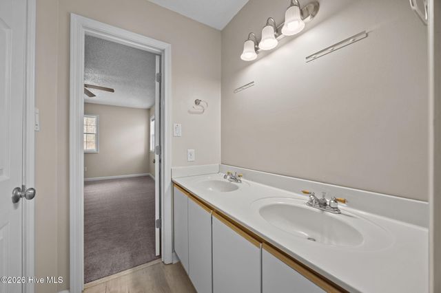 411 Candlewood Drive, Jacksonville, NC 28540