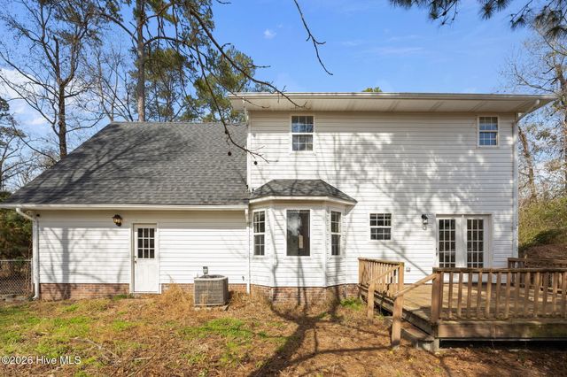 411 Candlewood Drive, Jacksonville, NC 28540