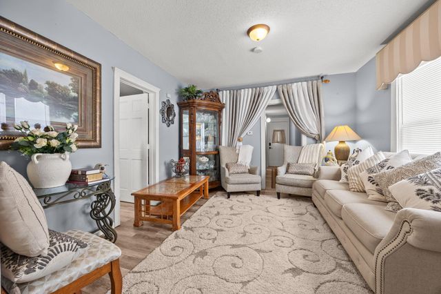 307 Maryland Avenue W, Saint Paul, MN 55117