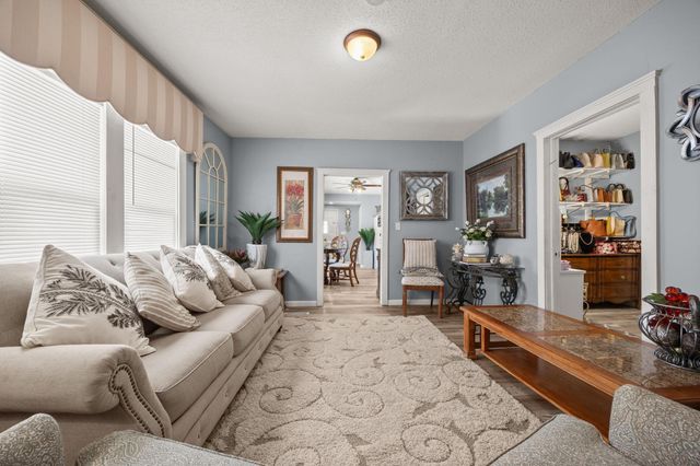 307 Maryland Avenue W, Saint Paul, MN 55117