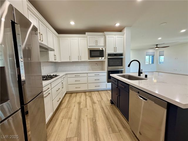 936 East Sunset Road, Henderson, NV 89011