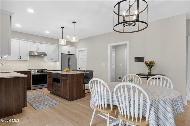 10 Quail Run, Voorheesville, NY 12186