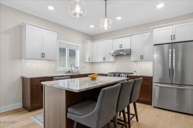 10 Quail Run, Voorheesville, NY 12186