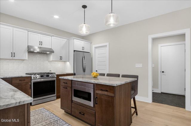 10 Quail Run, Voorheesville, NY 12186