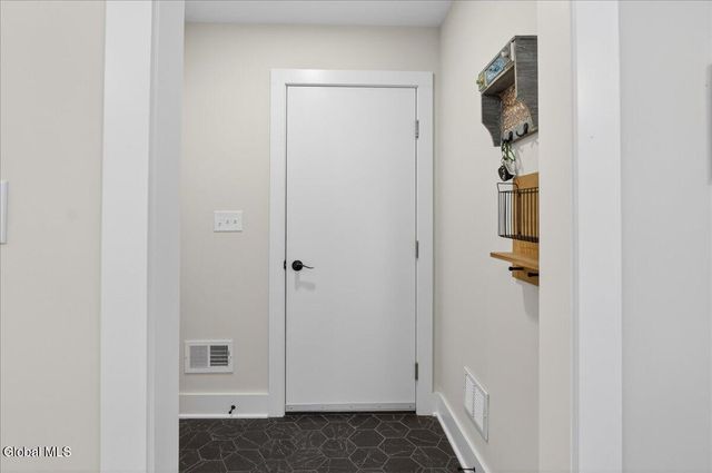 10 Quail Run, Voorheesville, NY 12186