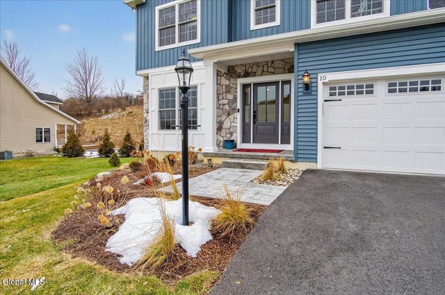 10 Quail Run, Voorheesville, NY 12186