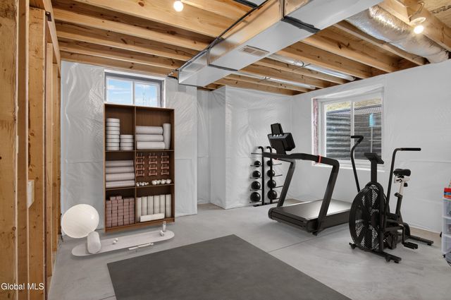 10 Quail Run, Voorheesville, NY 12186