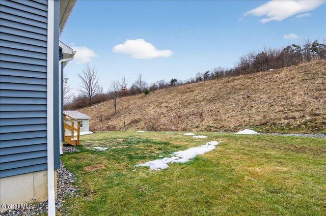 10 Quail Run, Voorheesville, NY 12186