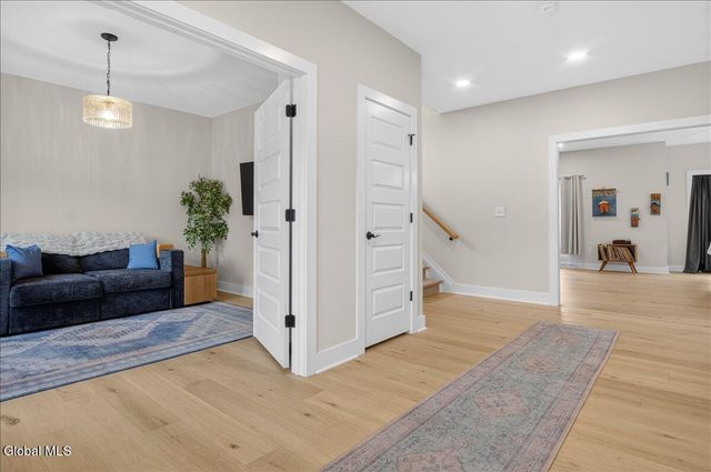 10 Quail Run, Voorheesville, NY 12186