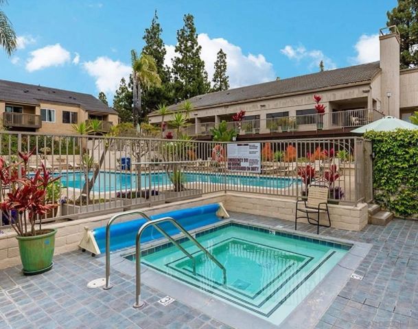 8561 Villa La Jolla Dr K, La Jolla, CA 92037