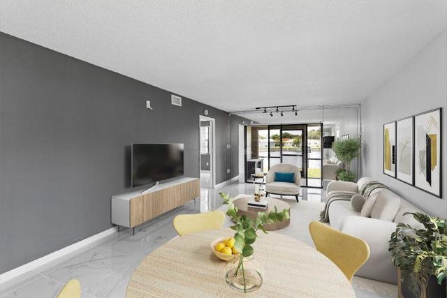 9740 W Mcnab Road 111, Tamarac, FL 33321