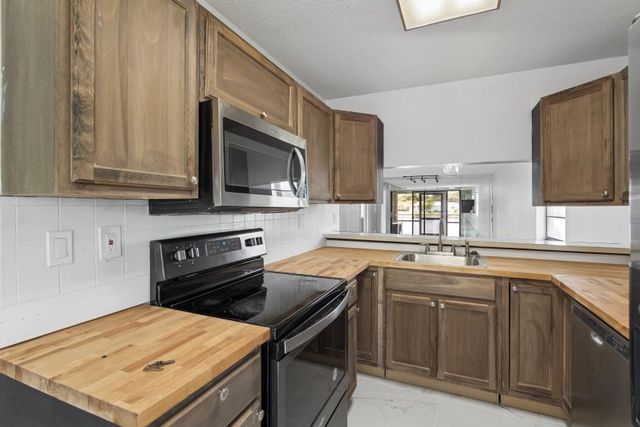 9740 W Mcnab Road 111, Tamarac, FL 33321