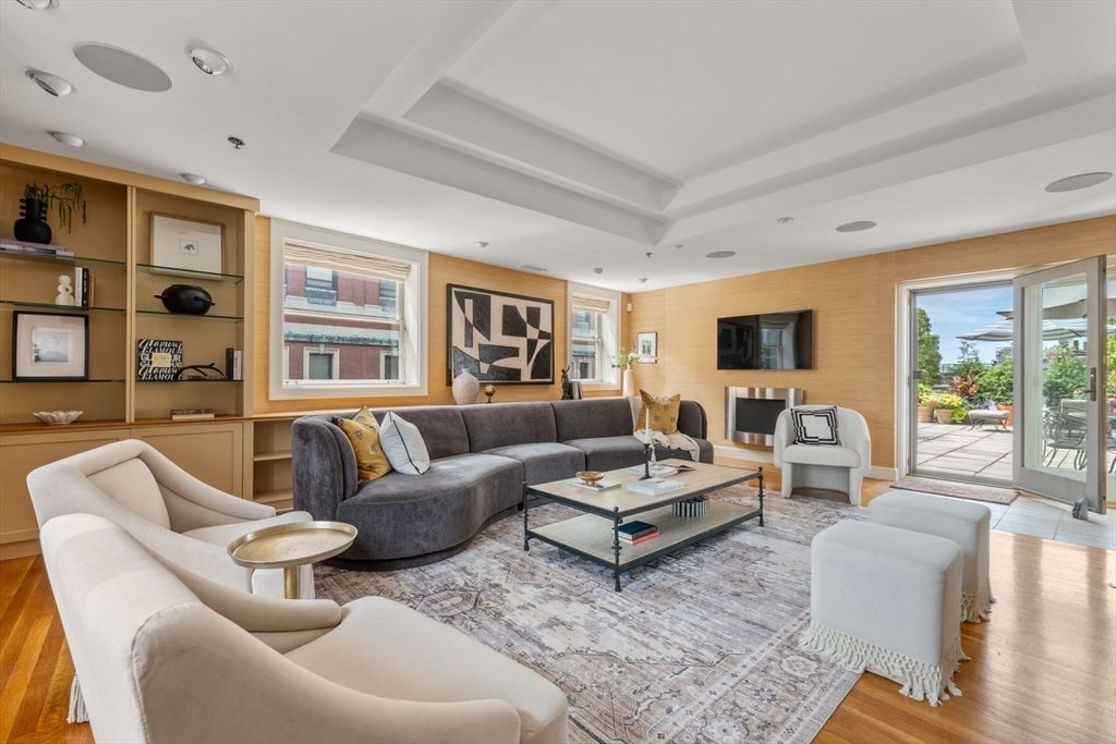 57 E Concord St 9, Boston, MA 02118