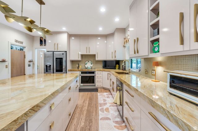 4966 W OLD OAK LN, Highland, UT 84003