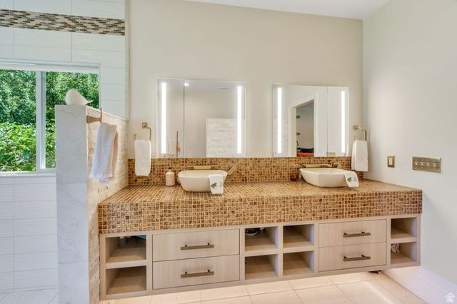4966 W OLD OAK LN, Highland, UT 84003