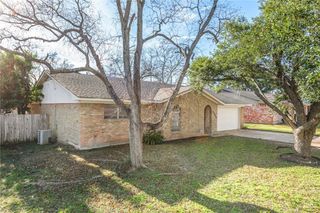 2908 Oakside Drive, Bryan, TX 77802